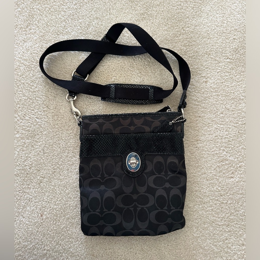 Coach signature crossbody purse